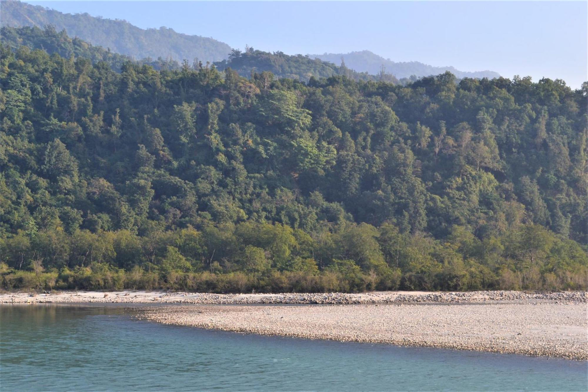 Meeram Ganga, A Heritage Stay By The Ganges At Triveni Ghat ริชิเคช ภายนอก รูปภาพ