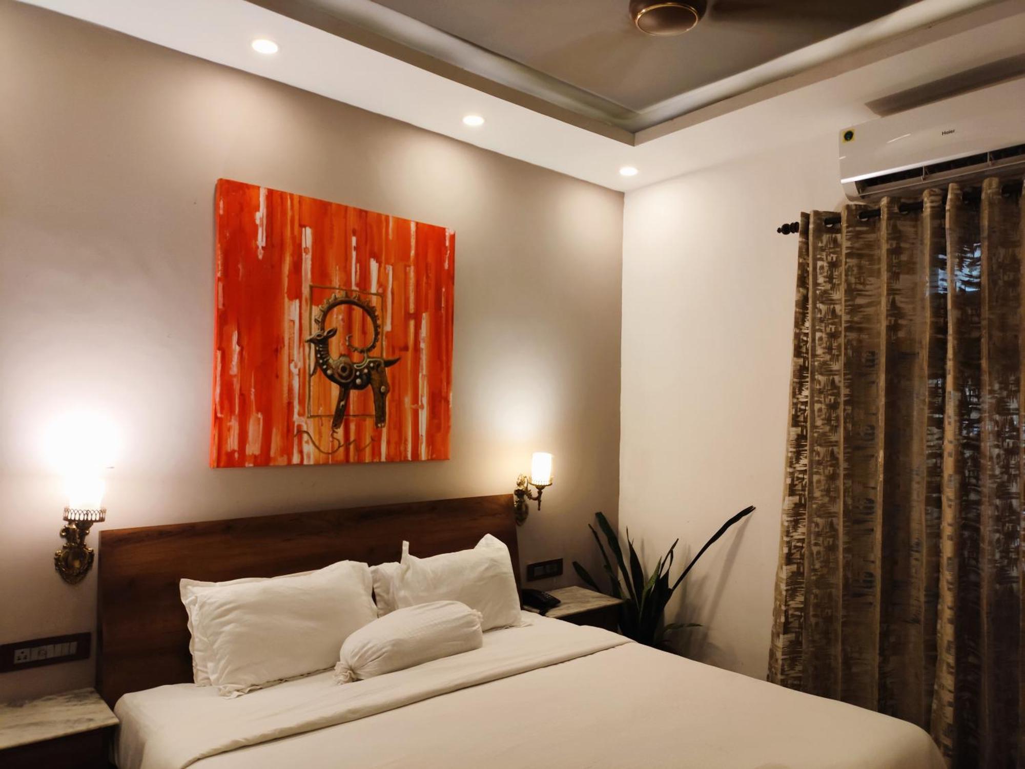 Meeram Ganga, A Heritage Stay By The Ganges At Triveni Ghat ริชิเคช ภายนอก รูปภาพ